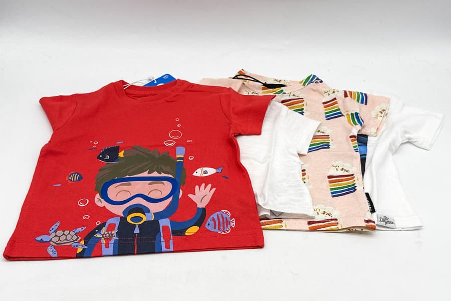 4 Kinder T-Shirts, Gr. 3-6 Monate